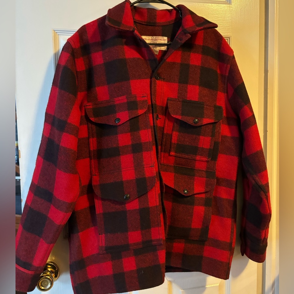 Vintage CC Filson 100% wool Mackinaw Cruiser Jacket red/black plaid.Size 42 (M)